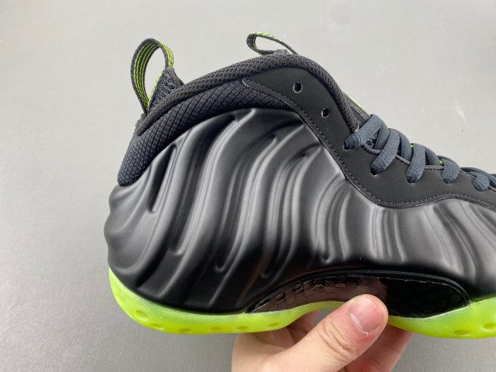 Nike Air Foamposite One Black Volt HF2902-001