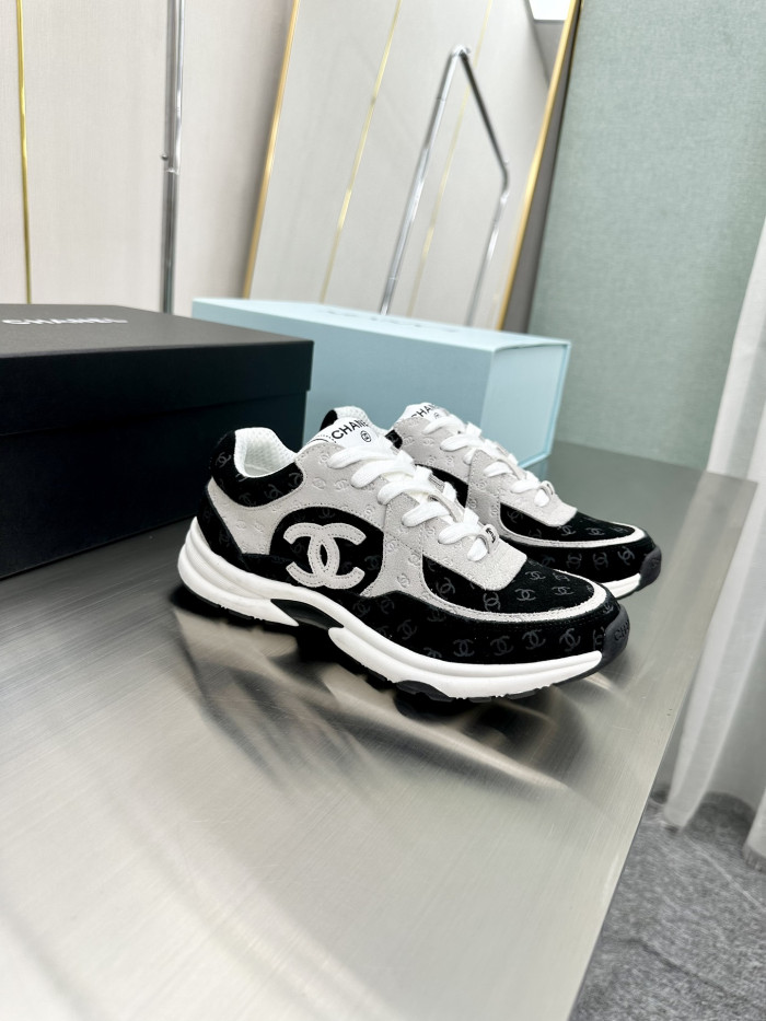 Ch**el sneaker