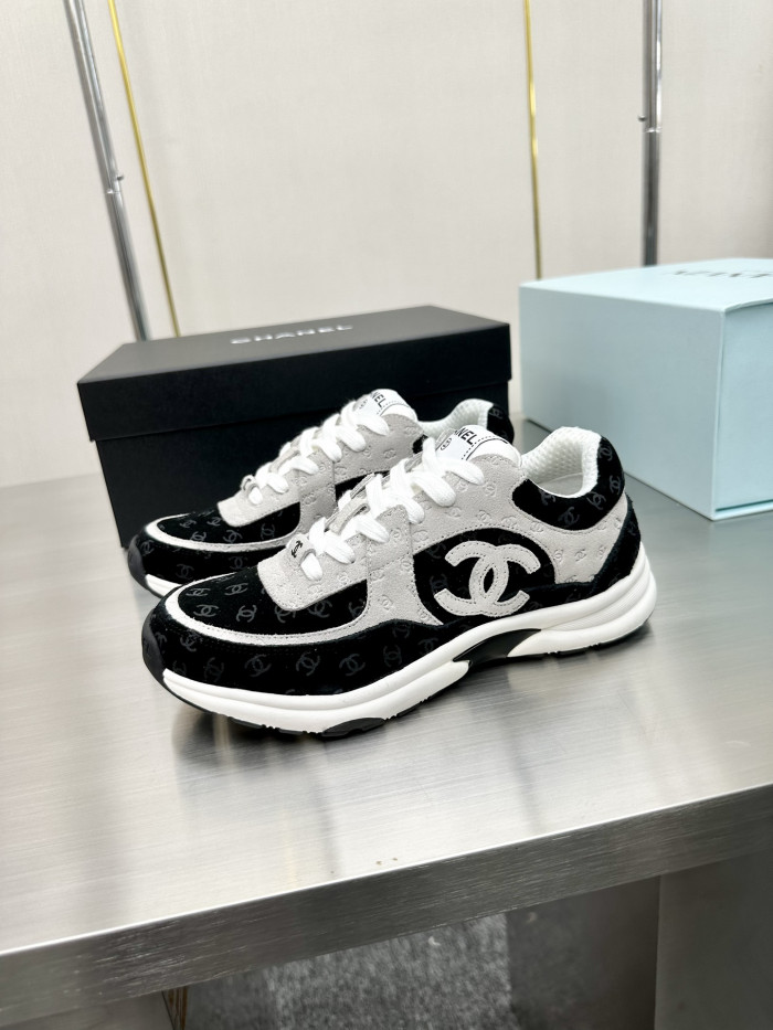 Ch**el sneaker
