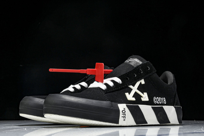 OFF-WHITE Canvas Sneaker