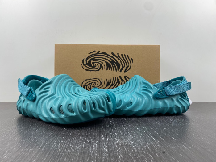 Cr0c5 pollex clog by salehe bembury urchin