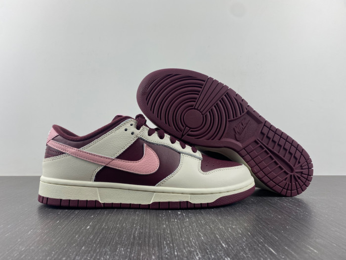 nike dunk low "valentine