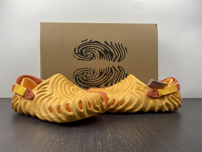 Cr*0*s pollex clog by salehe bembury urchin