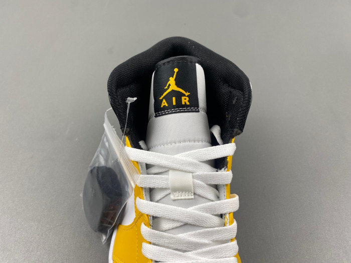 air jordan 1 mid "yellow ochre/black" dq8426-701