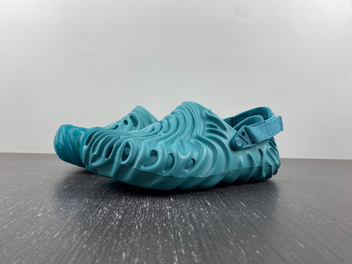 Cr0c5 pollex clog by salehe bembury urchin