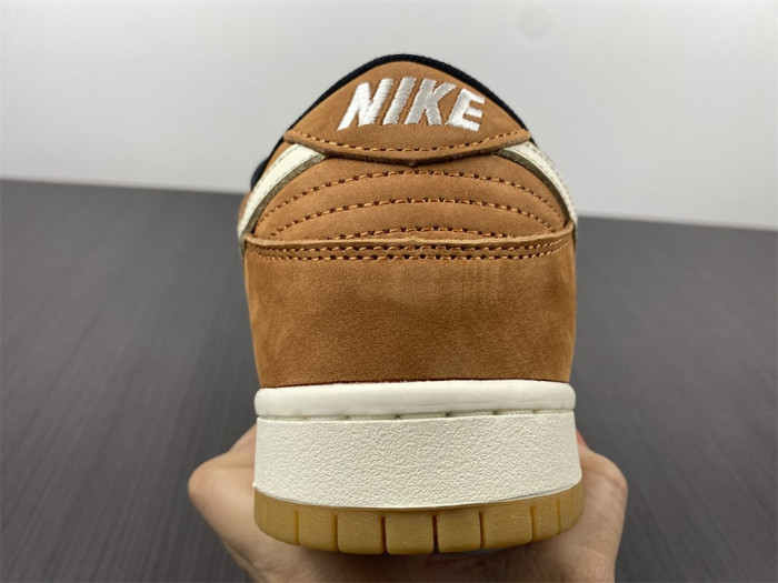 nike sb dunk low pro iso wheat brown white black dh1319-200