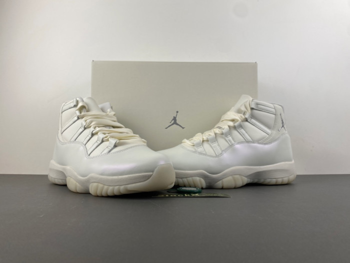 Air Jordan 11 Retro Pearl AR0715-110