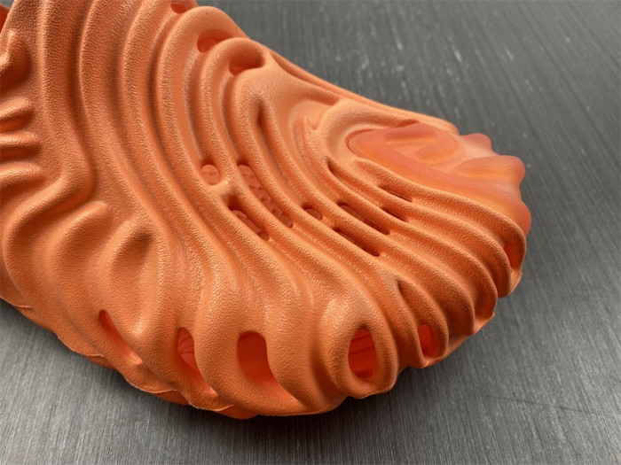 Cr*0*s pollex clog by salehe bembury urchin