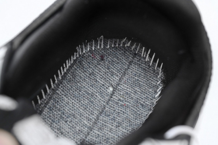 Ba*len*cia*ga track 2 sneaker black and white 568614 w2gn3 1090