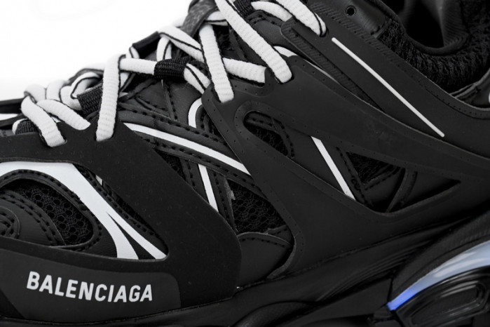 Ba*len*cia*ga tess black and white led 542023 w1gb1 2045