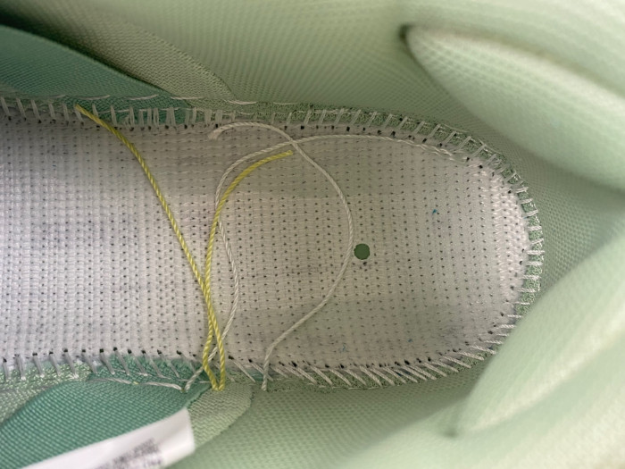 verdy x nike sb dunk low “visty” fn6040-400