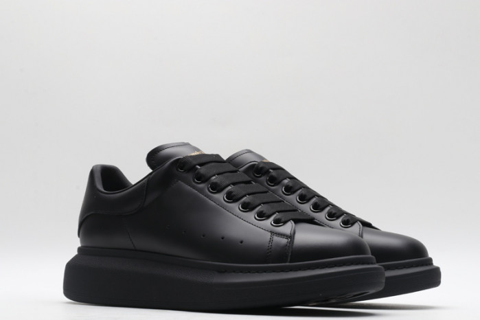 Mcqv*en oversized sneaker