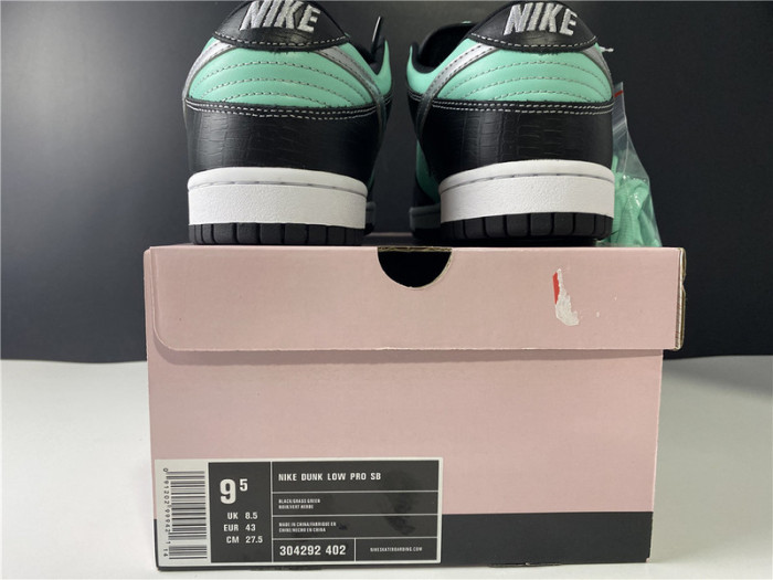 nike dunk sb low di*m*nd S*pply co. "t*f*ny" - 304292 402