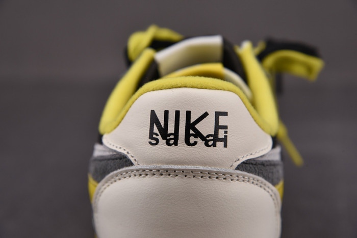 nike vaporwaffle sacai sesame dark iris dd1875-500